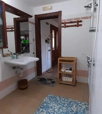 Casa Vacanze La Rosa E L'ulivo Holiday home Faiti