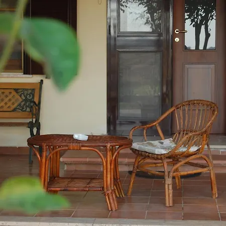 Casa Vacanze La Rosa E L'ulivo Holiday home Faiti