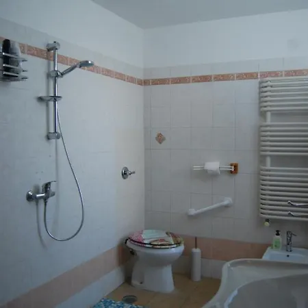 Casa Vacanze La Rosa E L'ulivo Holiday home Faiti