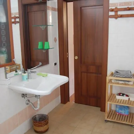 Casa Vacanze La Rosa E L'ulivo *