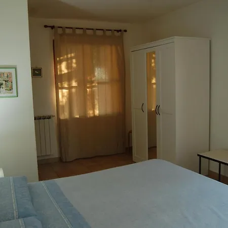Casa Vacanze La Rosa E L'ulivo * Faiti